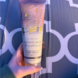 Bath & Body Works Snowflakes & Cashmere Body Cream - Purple & Gold